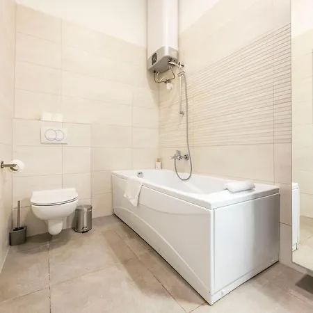 Superior -modern 3br