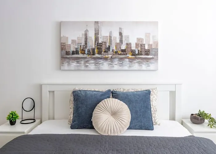 Superior -modern 3br