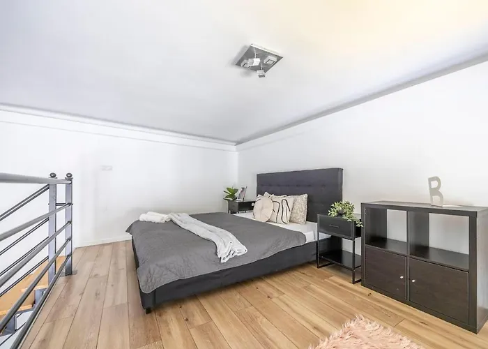 Superior -modern 3br